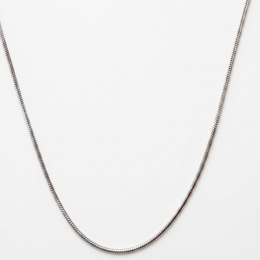 Chain Necklace — Clean Studio | Generated by Modelize