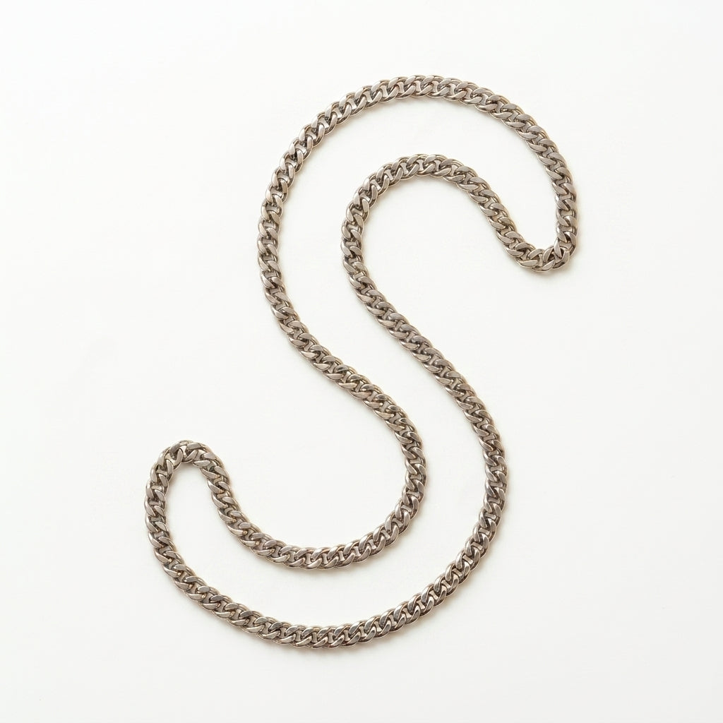 Curb Chain Necklace — Clean Studio | Generated by Modelize