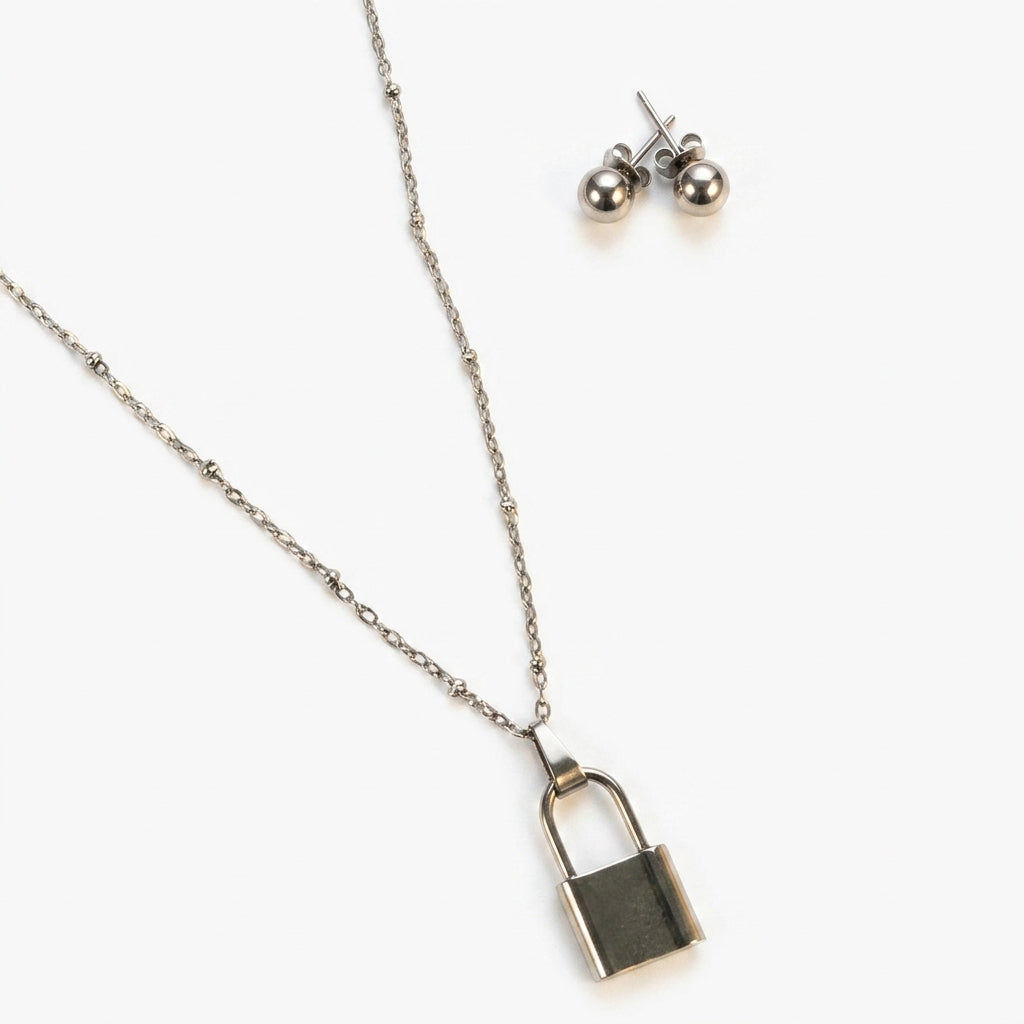 Jewelry set (necklace and earrings) — Clean Studio | Generated by Modelize