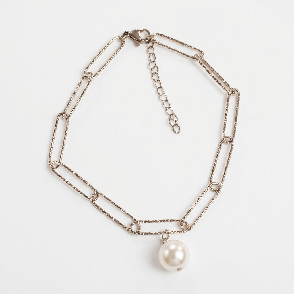 Anklet — Clean Studio | Generated by Modelize
