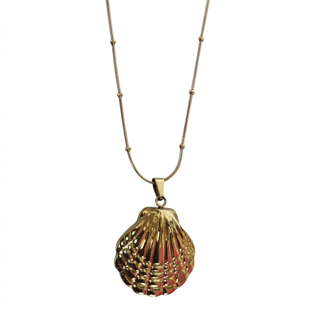 Pendant Necklace — Clean Studio | Generated by Modelize