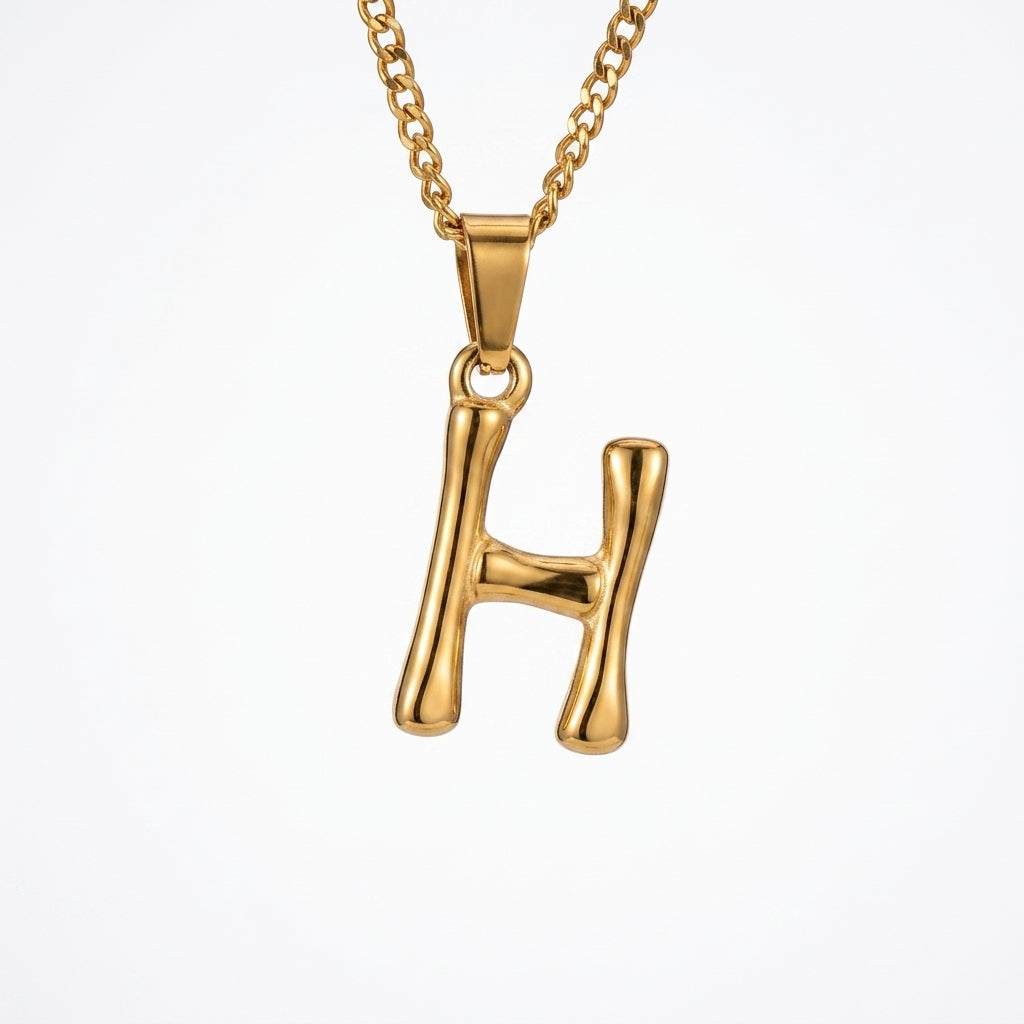 Pendant Necklace — Clean Studio | Generated by Modelize