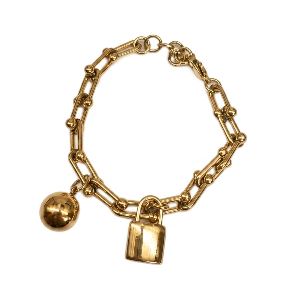 Bracelet — Clean Studio | Generated by Modelize