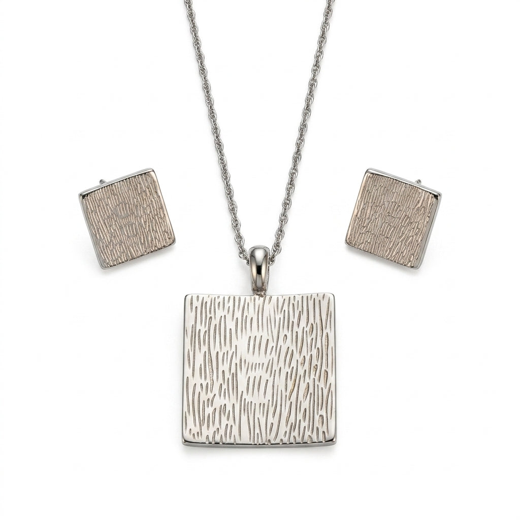 Jewelry Set (Pendant and Earrings) — Clean Studio | Generated by Modelize