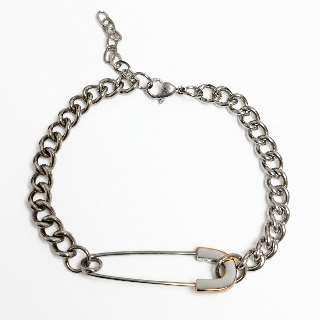 Bracelet — Clean Studio | Generated by Modelize
