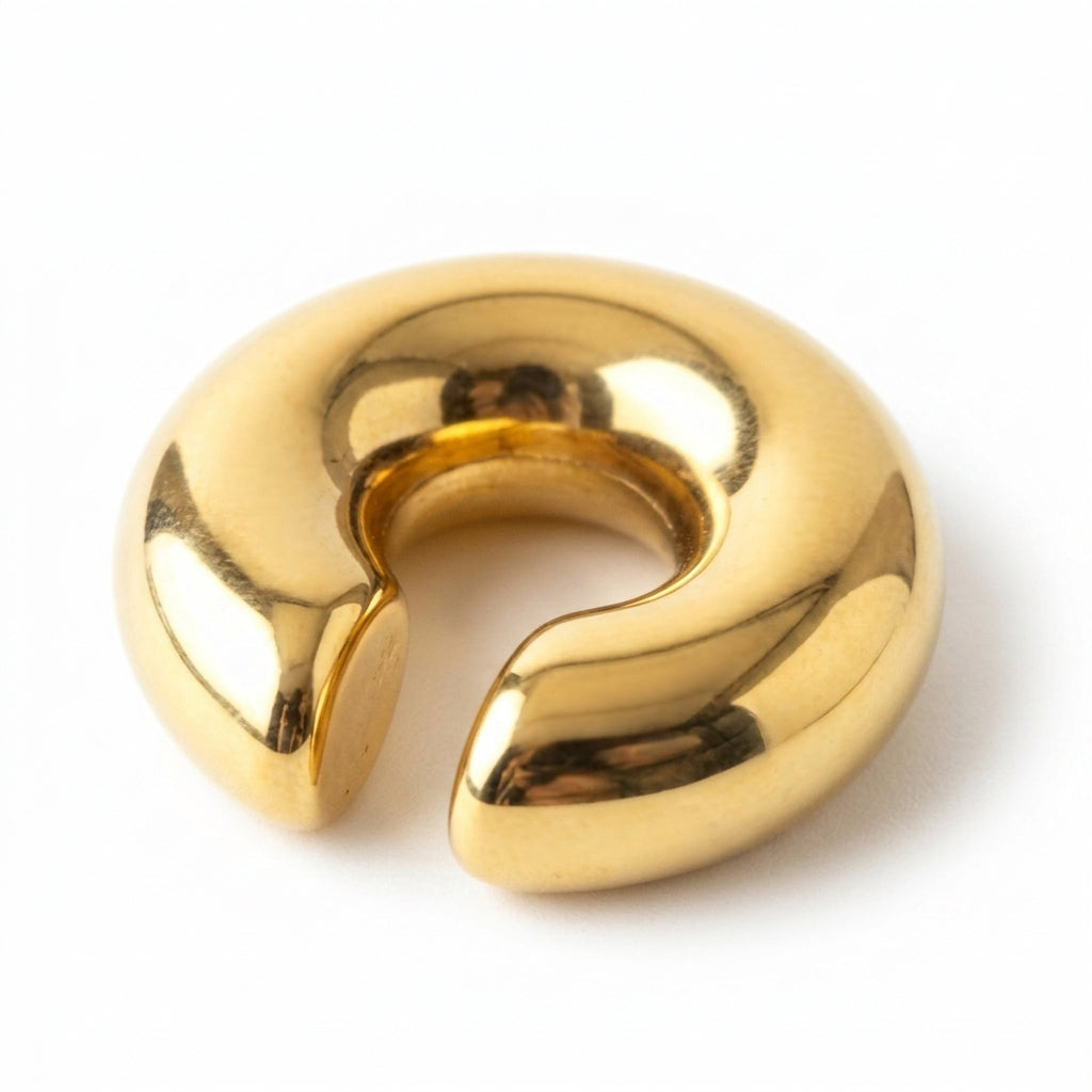 Cuff Earring — Clean Studio | Generated by Modelize