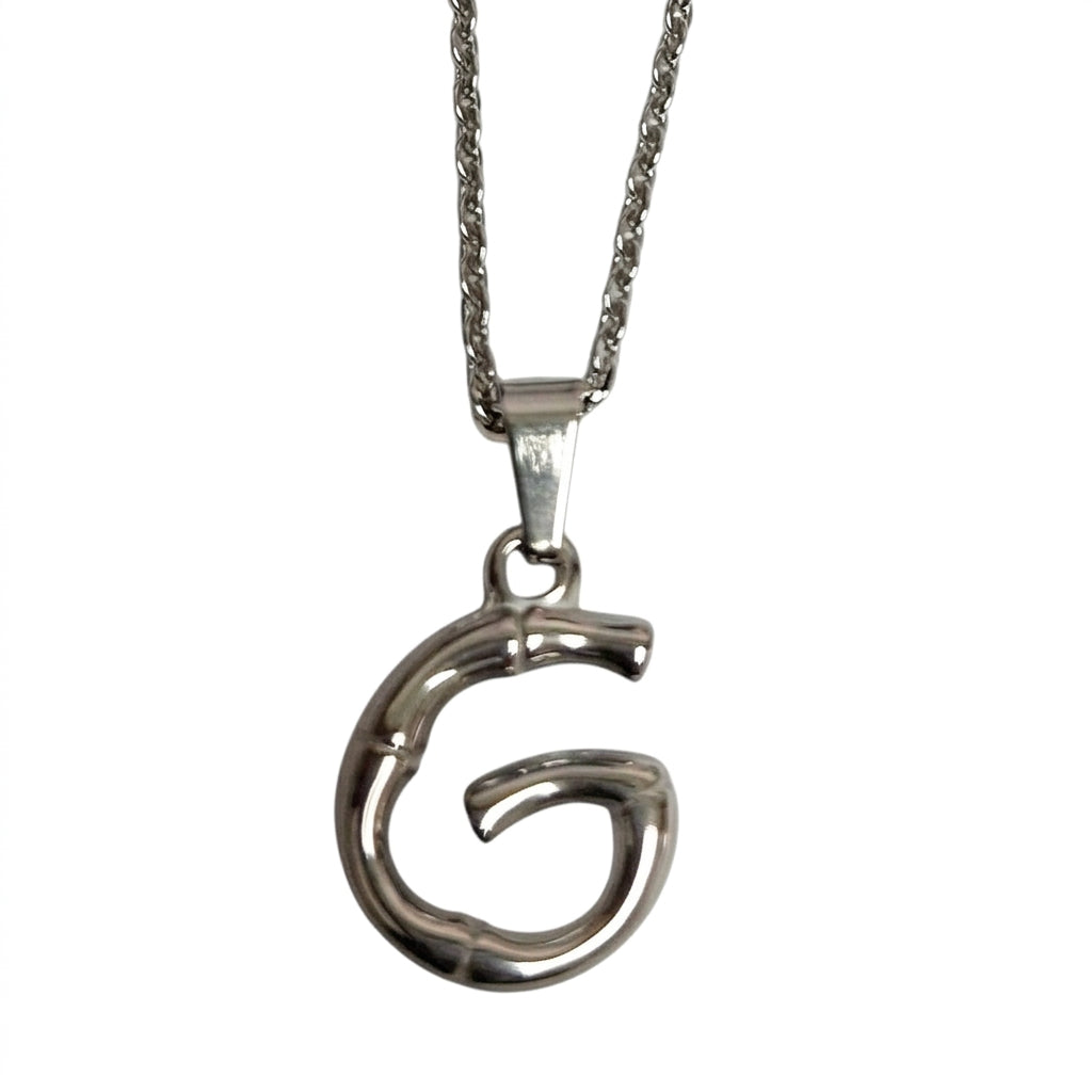 Initial Pendant Necklace — Clean Studio | Generated by Modelize